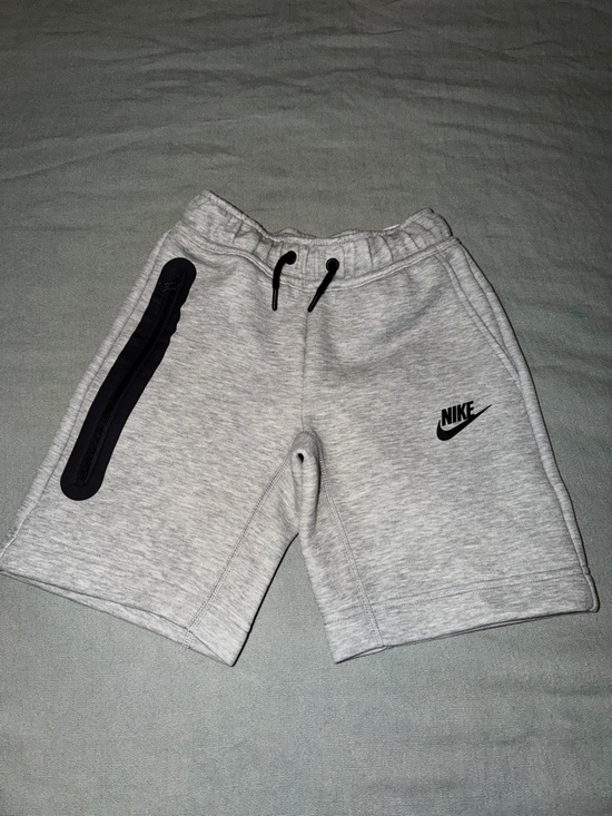 Nike Other - Kids Nike Heather Gray Athletic Fleece Shorts with Black Accents